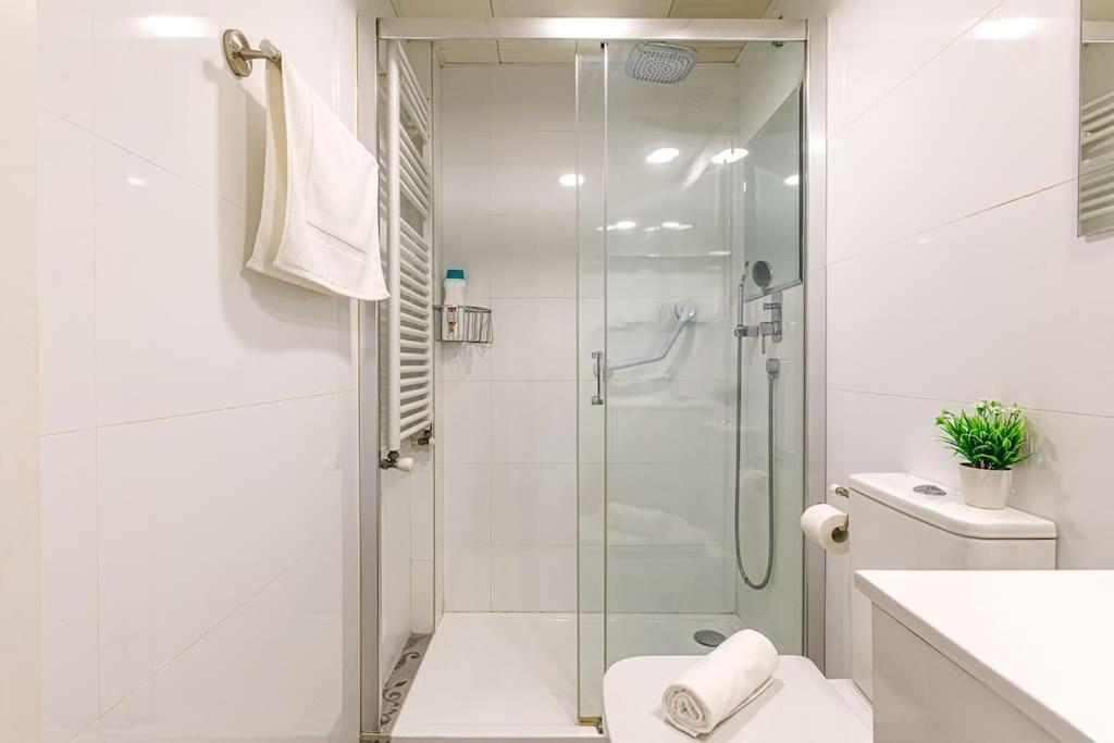Moderno Apartamento Con Ac En Lorenzo Casanova Lejlighed Alicante Eksteriør billede